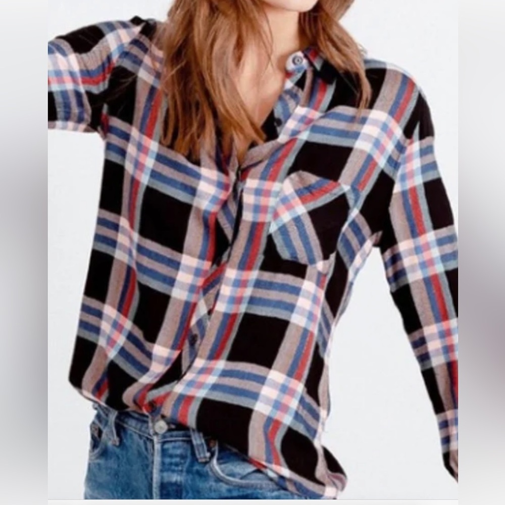 Hunter Melon, Aqua & Black shirt. NWT - size small.